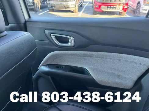 Used 2024 Jeep Compass Latitude AWD/4WD image 14