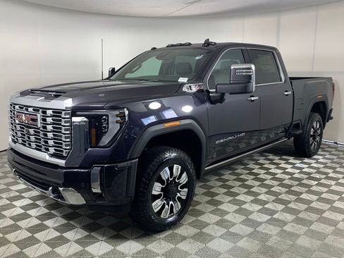 New 2026 GMC Sierra 2500 Denali w/ Denali Reserve Package image 3