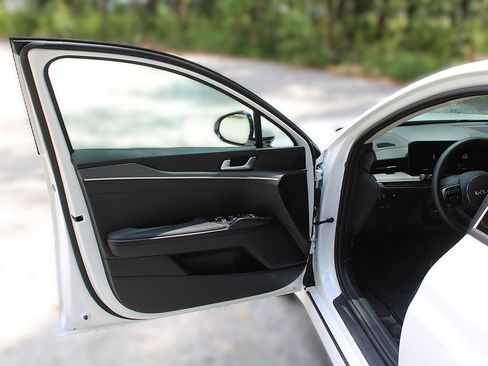 New 2026 Kia K5 LXS FWD image 18