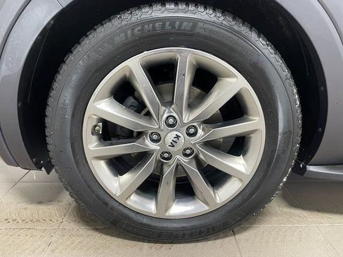 Used 2017 Kia Sorento SX image 10