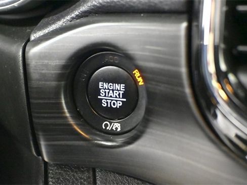 Used 2022 Jeep Grand Cherokee Laredo X image 22