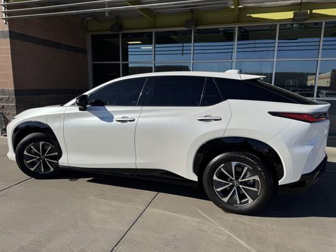 Used 2023 Lexus RZ 450e Premium w/ Technology Package image 5