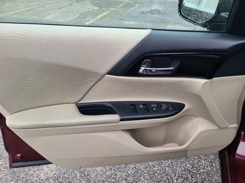 Used 2016 Honda Accord LX image 9