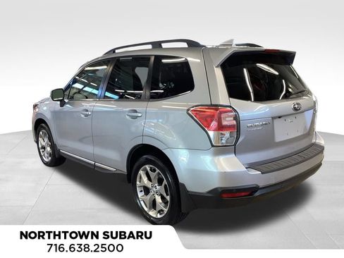 Used 2018 Subaru Forester 2.5i Touring AWD/4WD image 3