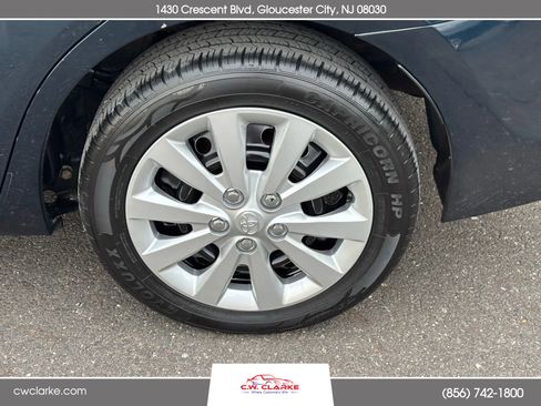 Used 2017 Toyota Corolla LE image 26