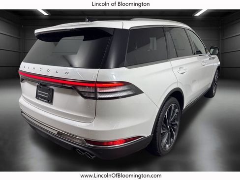 Certified 2025 Lincoln Aviator Reserve w/ Illumination Package image 6