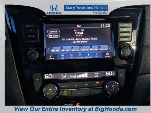 Used 2018 Nissan Rogue SV FWD image 19