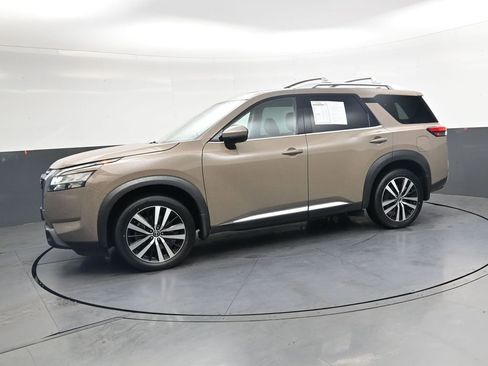 Used 2023 Nissan Pathfinder Platinum w/ Cargo Package AWD/4WD image 8