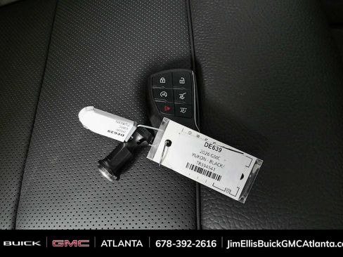 New 2026 GMC Yukon Denali w/ Denali Reserve Package AWD/4WD image 27