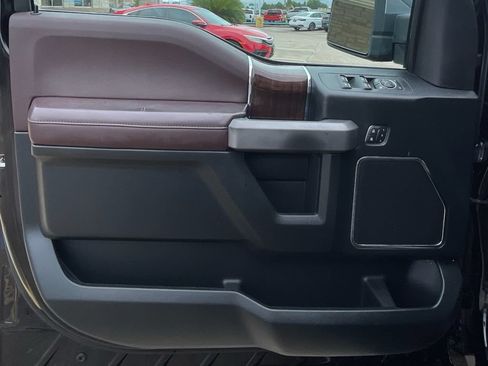 Used 2016 Ford F150 Platinum w/ Equipment Group 701A Luxury RWD image 30