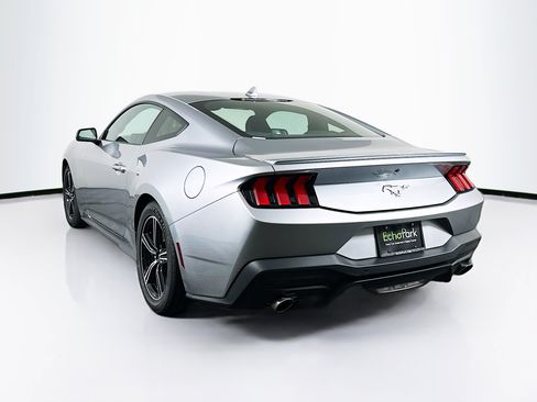 Used 2025 Ford Mustang Premium RWD image 5