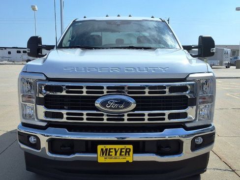 Used 2026 Ford F350 XLT AWD/4WD image 3