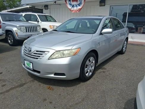 Used 2007 Toyota Camry LE FWD image 1