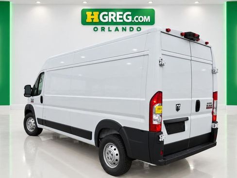 Used 2021 RAM ProMaster 2500 w/ Convenience Group FWD image 2