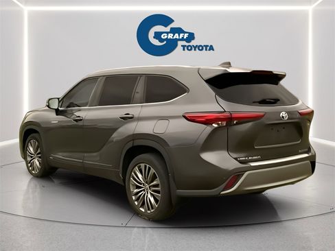 Used 2020 Toyota Highlander Platinum image 7