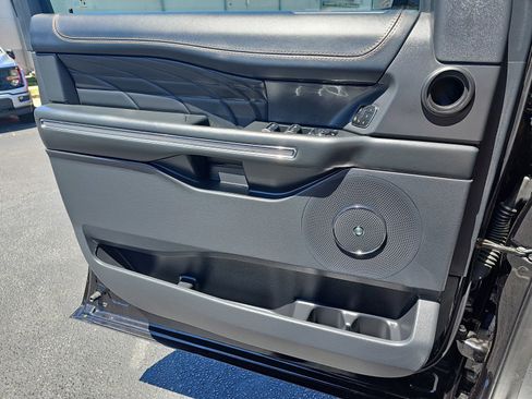 Used 2024 Ford Expedition Platinum RWD image 33