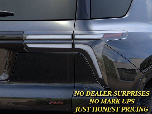 New 2026 Chevrolet Traverse RS FWD image 11