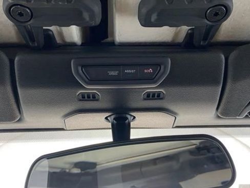 Used 2022 Jeep Wrangler Sport S image 31