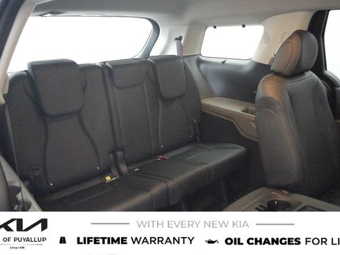 New 2026 Kia Carnival EX FWD image 14