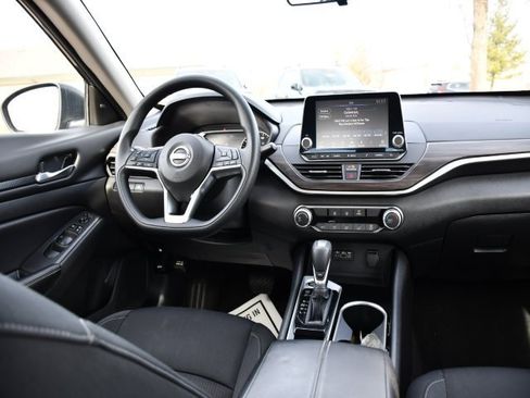 Used 2024 Nissan Altima 2.5 SV image 23