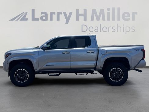 Certified 2025 Toyota Tacoma TRD Sport AWD/4WD image 2