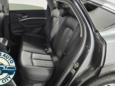 Used 2021 Audi e-tron Premium image 29
