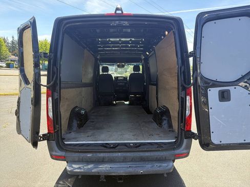 Used 2020 Mercedes-Benz Sprinter 2500 image 5