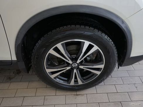 Used 2019 Nissan Rogue SV w/ Sun & Sound Touring Package image 15