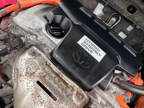 Used 2018 Toyota RAV4 Limited image 30