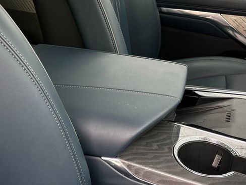 Used 2025 Cadillac Escalade IQ Luxury 2 image 41