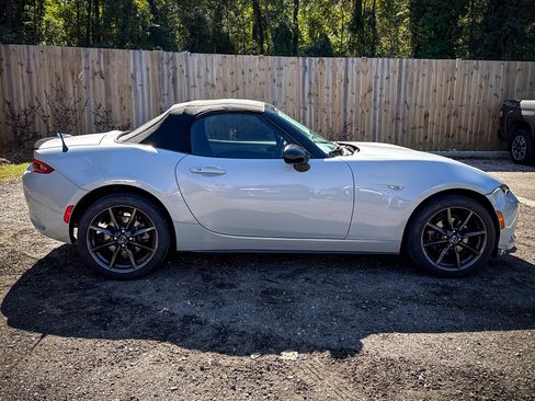 Used 2017 MAZDA MX-5 Miata Club image 15