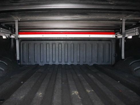 Used 2024 Nissan Titan SV w/ SV Convenience Package image 8