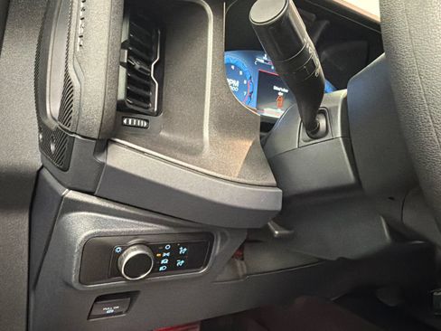 Used 2025 Ford Bronco 4-Door AWD/4WD image 30