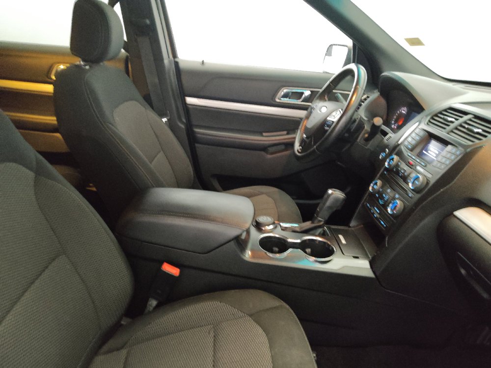 Used 2017 Ford Explorer XLT AWD/4WD image 21