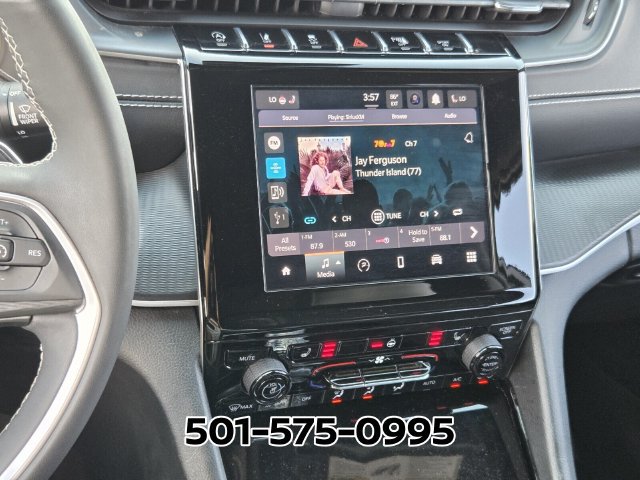 Used 2023 Jeep Grand Cherokee Altitude AWD/4WD image 23