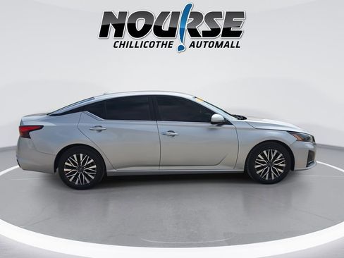 Used 2023 Nissan Altima 2.5 SV FWD image 9