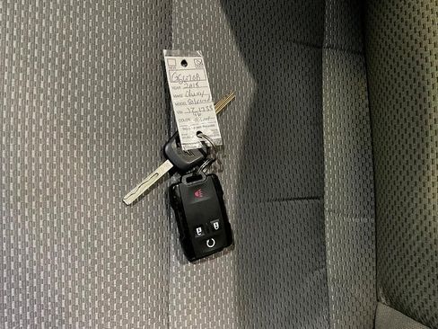 Used 2018 Chevrolet Silverado 1500 Custom w/ Custom Value Package image 25