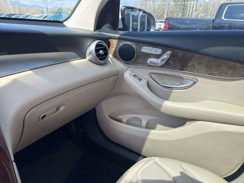 Used 2017 Mercedes-Benz GLC 300 image 25