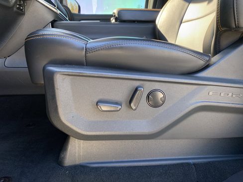 Used 2025 Ford Expedition Tremor image 29