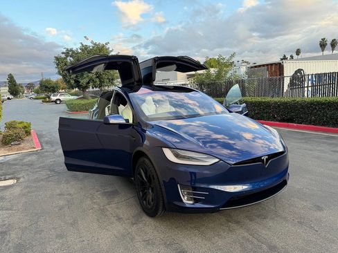 Used 2018 Tesla Model X 100D image 10