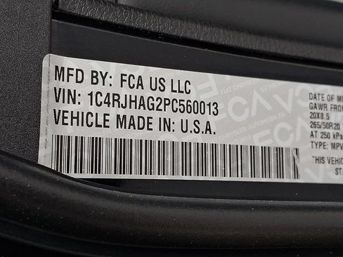 Used 2023 Jeep Grand Cherokee Altitude AWD/4WD image 32