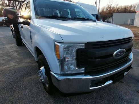 Used 2017 Ford F350 XL w/ Power Equipment Group RWD image 4