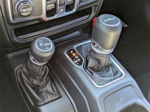 New 2025 Jeep Gladiator Sport image 20