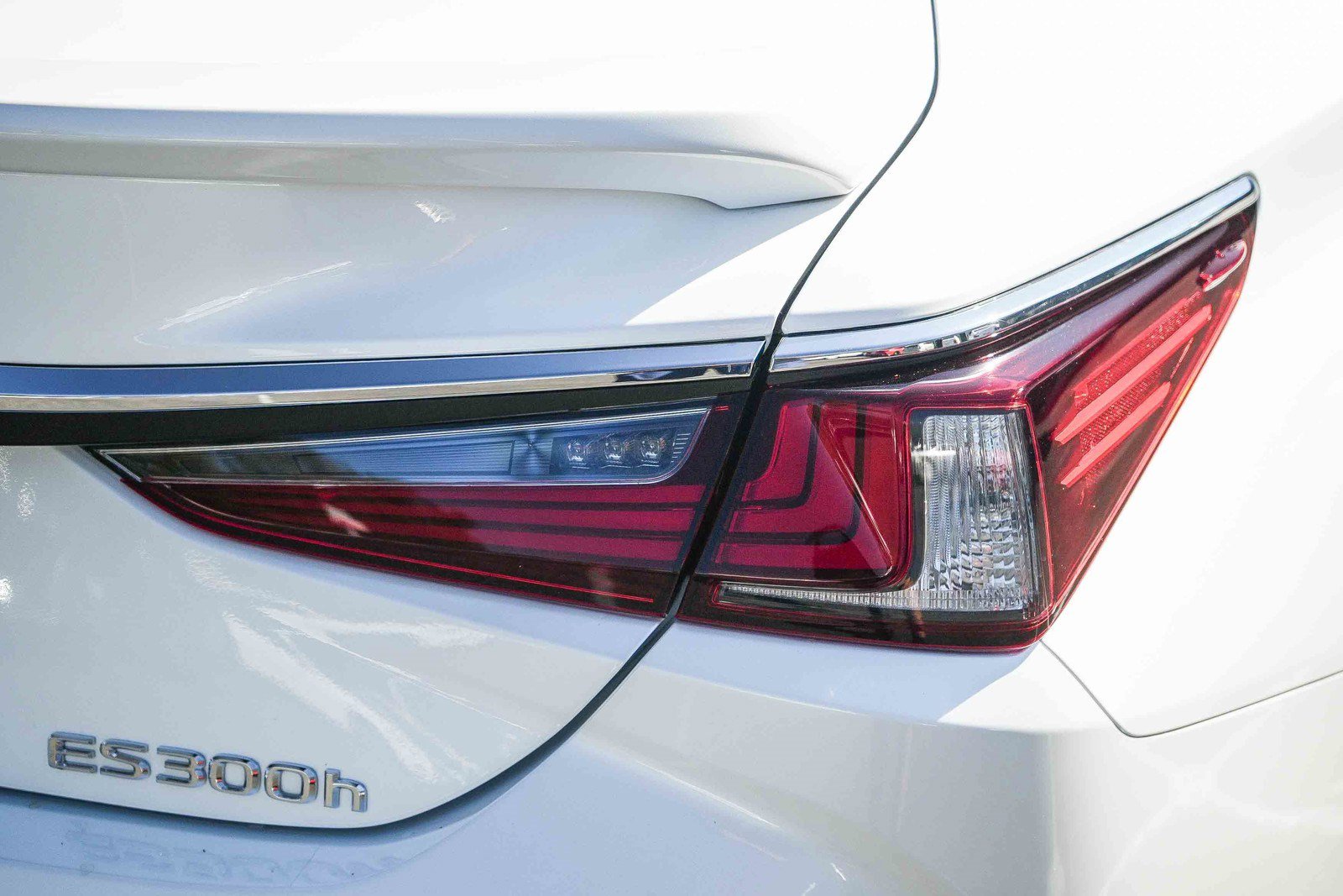 Certified 2025 Lexus ES 300h w/ Premium Package FWD image 7