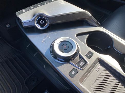 Used 2022 Kia EV6 Wind w/ Wind Technology Package AWD/4WD image 17