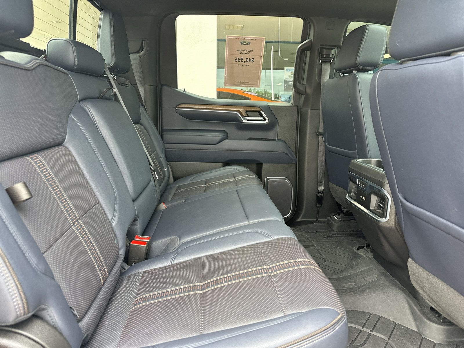 Used 2022 Chevrolet Silverado 1500 High Country w/ High Country Premium Package AWD/4WD image 5