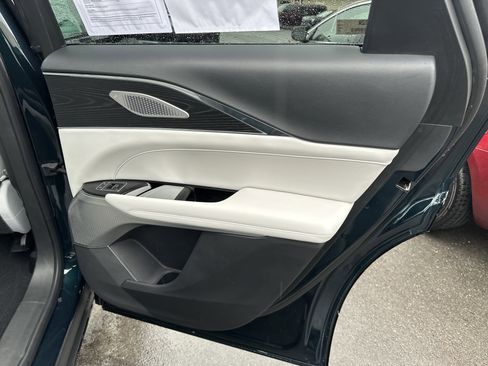 Used 2024 Cadillac Lyriq Sport image 19