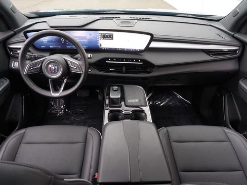 Used 2025 Buick Enclave Preferred AWD/4WD image 25