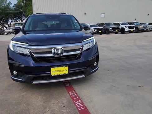 Used 2022 Honda Pilot Touring image 3