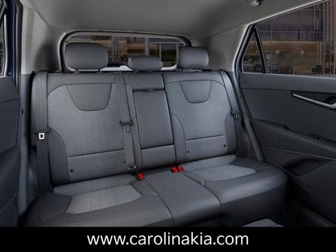 New 2025 Kia Niro EX image 16